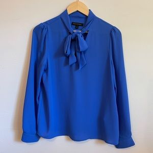 Banana Republic beautiful blue tie neck blouse